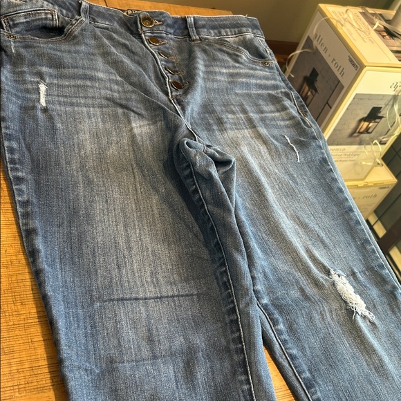 Democracy High Rise Distressed Button-Fly Jeans with elastic waistband. - Picture 9 of 11